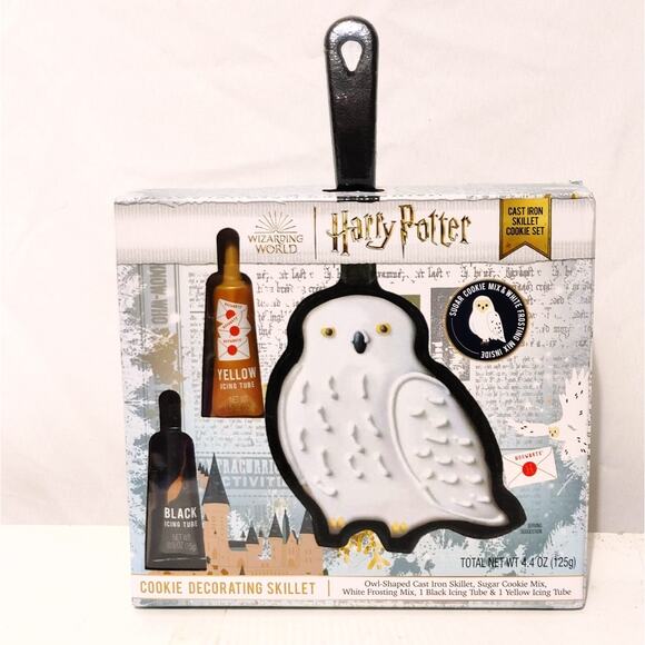 Harry Potter Hedwig Owl Cast Iron Skillet Cookie Set Cookie Decorating Pan NEW - Picture 3 of 4